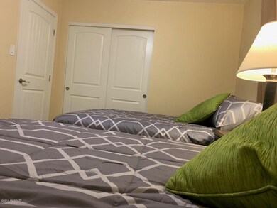 Guest Bedroom 2-2
