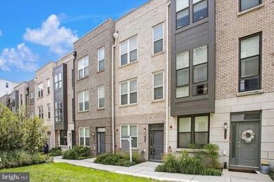 13340 Sherwood Park Ln, Herndon, VA 20171 - photo 2