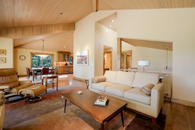 17634 Goldfinch Ln, Sunriver, OR 97707 - photo 4