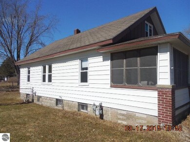 406 2nd St N, Oscoda, MI 48750 - photo 4