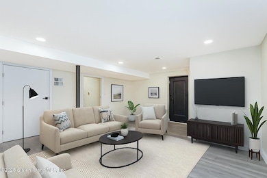 113 Longview Rd, Staten Island, NY 10304 - photo 6