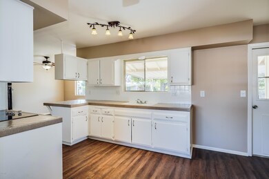 9915 W Pinehurst Dr, Sun City, AZ 85351 - photo 7