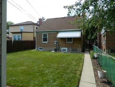 709 Portsmouth Ave, Westchester, IL 60154 - photo 3