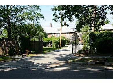 221 Hope St unit 15, Bristol, RI 02809 - photo 2