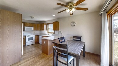 1405 Evergreen Dr, Janesville, WI 53546 - photo 6