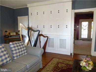 563 Belmont Ave, Southampton, PA 18966 - photo 3