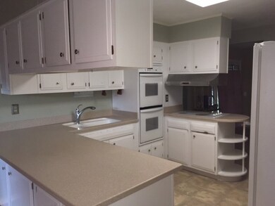 33 Clayton St, Middletown, RI 02842 - photo 4