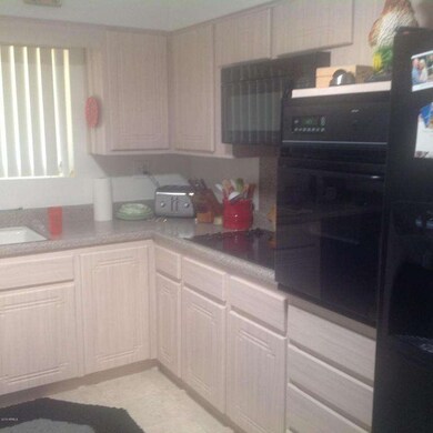 10517 W Mission Ln unit 7, Sun City, AZ 85351 - photo 6