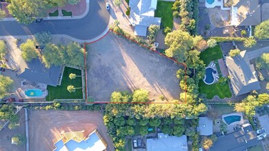 +/- 1/2 Acre