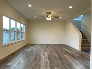 HUGE GREAT ROOM WITH LOTS OF LIGHT