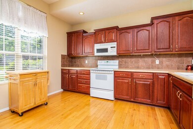 805ECrystalAveNixa-3Kitchen(2)