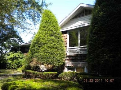 8 Venice St, Milford, MA 01757 - photo 2