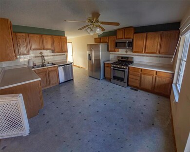 Kitchen, new stainless steel appliances that stay.
