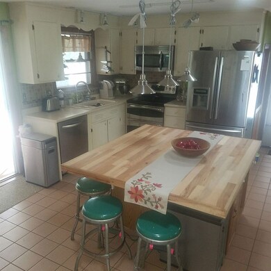 216 Naticook Rd, Merrimack, NH 03054 - photo 2