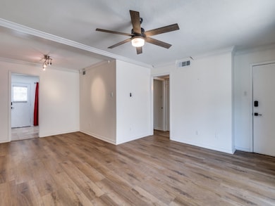 10216 Regal Oaks Dr unit C, Dallas, TX 75230 - photo 4