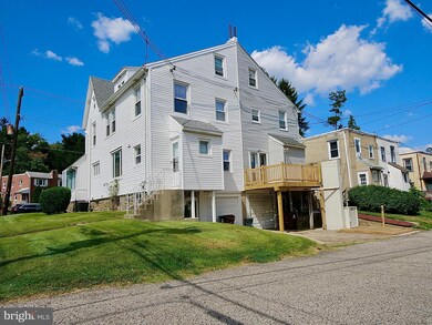 122 W Marshall Rd, Lansdowne, PA 19050 - photo 3