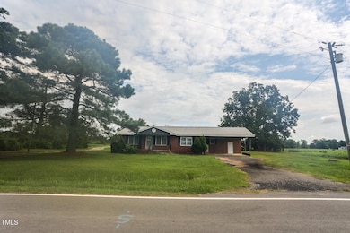 904 Langston Rd, Newton Grove, NC 28366 - photo 2