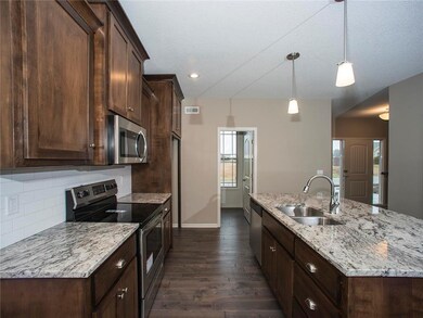 21723 Johnson Ct, Spring Hill, KS 66083 - photo 5