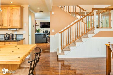 1205 Ocean View Drive-large-025-Staircas