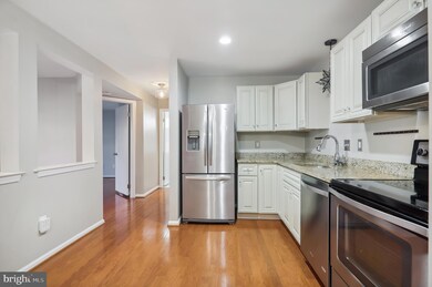 5702 Brewer House Cir unit T3, Rockville, MD 20852 - photo 6