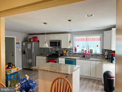 512 Cooper St, Beverly, NJ 08010 - photo 4