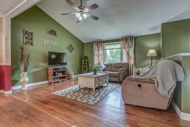 16 Teton Dr, Londonderry, NH 03053 - photo 4