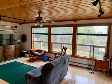 43 Leach Point Road Perry, living room t