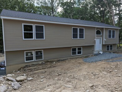 152 Bayberry Dr, Milford, PA 18337 - photo 2