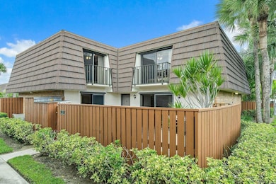 2020 20th Ct, Jupiter, FL 33477 - photo 2