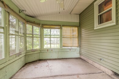 911 Timmons Dr, Tuscola, IL 61953 - photo 7