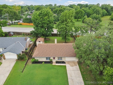 3002 E 80th Place, Tulsa, OK 74136 - photo 4