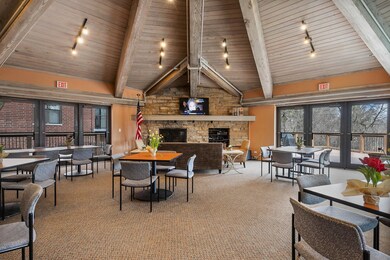 511 Aurora Ave unit 416, Naperville, IL 60540 - photo 3