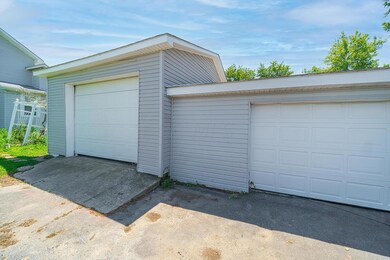 Detached Garage