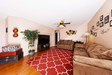 03 Living Room 1