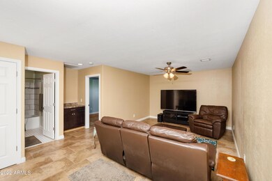 005_Living Room