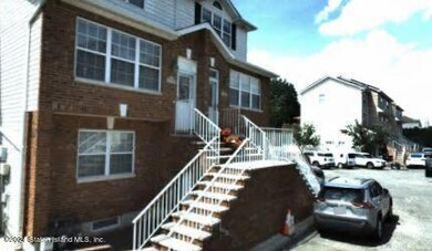 10 Daniella Ct, Staten Island, NY 10314 - photo 2