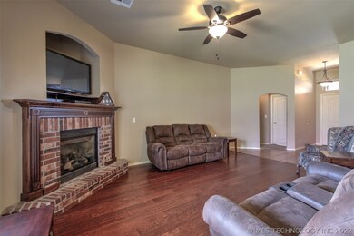 2744 W Quinton St, Broken Arrow, OK 74011 - photo 3