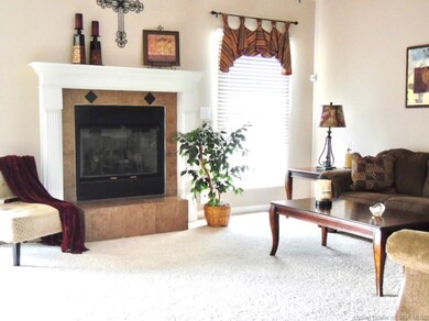 6011 Pebble Creek Dr, Floyds Knobs, IN 47119 - photo 5