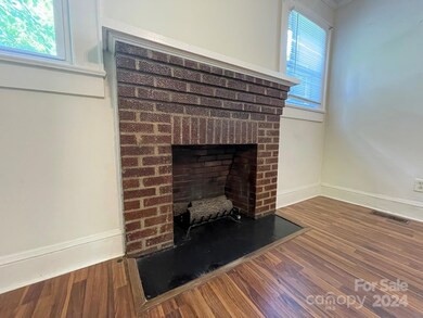 541 E Front St, Statesville, NC 28677 - photo 6