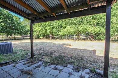 2115 N Center St, Bonham, TX 75418 - photo 5