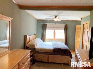 2237 W Rusholme St, Davenport, IA 52804 - photo 5