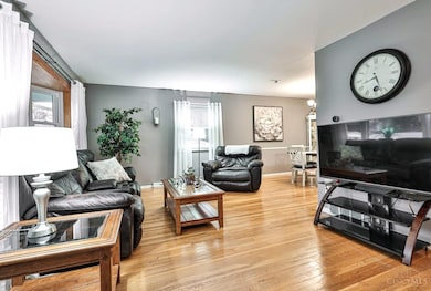 5059 Grosse Pointe Ln, Cincinnati, OH 45238 - photo 5