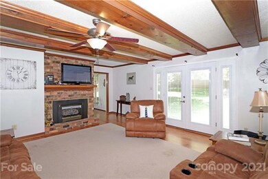 417 Beverly Dr, Statesville, NC 28625 - photo 2