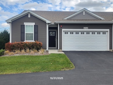 242 Sussex Ln, North Aurora, IL 60542 - photo 2