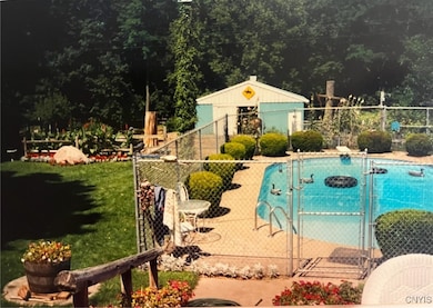 7670 Maple Rd, Baldwinsville, NY 13027 - photo 2