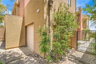 1448 Canyon Ledge Ct, Las Vegas, NV 89117 - photo 4