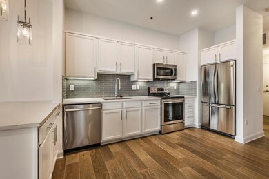 825 N 4th St #406_08