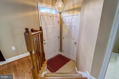 8606 Pine Meadows Dr, Odenton, MD 21113 - photo 4