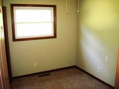 5600 Newport Ct, Columbus, OH 43232 - photo 7