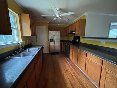 425 Honeysuckle Ln, Saint Stephen, SC 29479 - photo 6